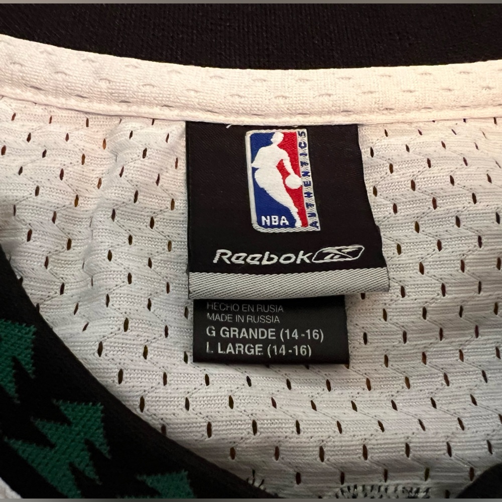 Kevin Garnett Timberwolves NBA Reebok Youth Jersey - Picture 8 of 9